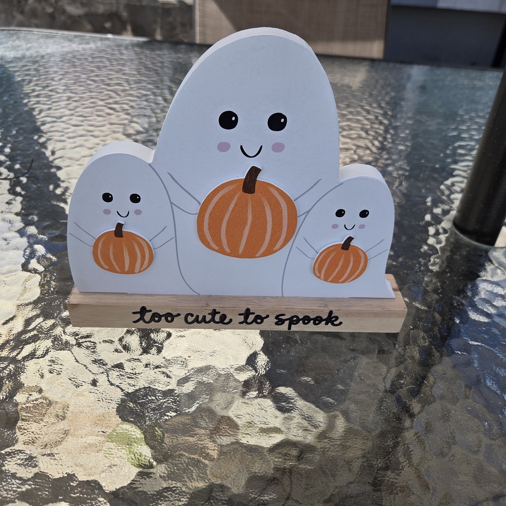 Eccolo Halloween Ghost Decor with Orange Pumpkins